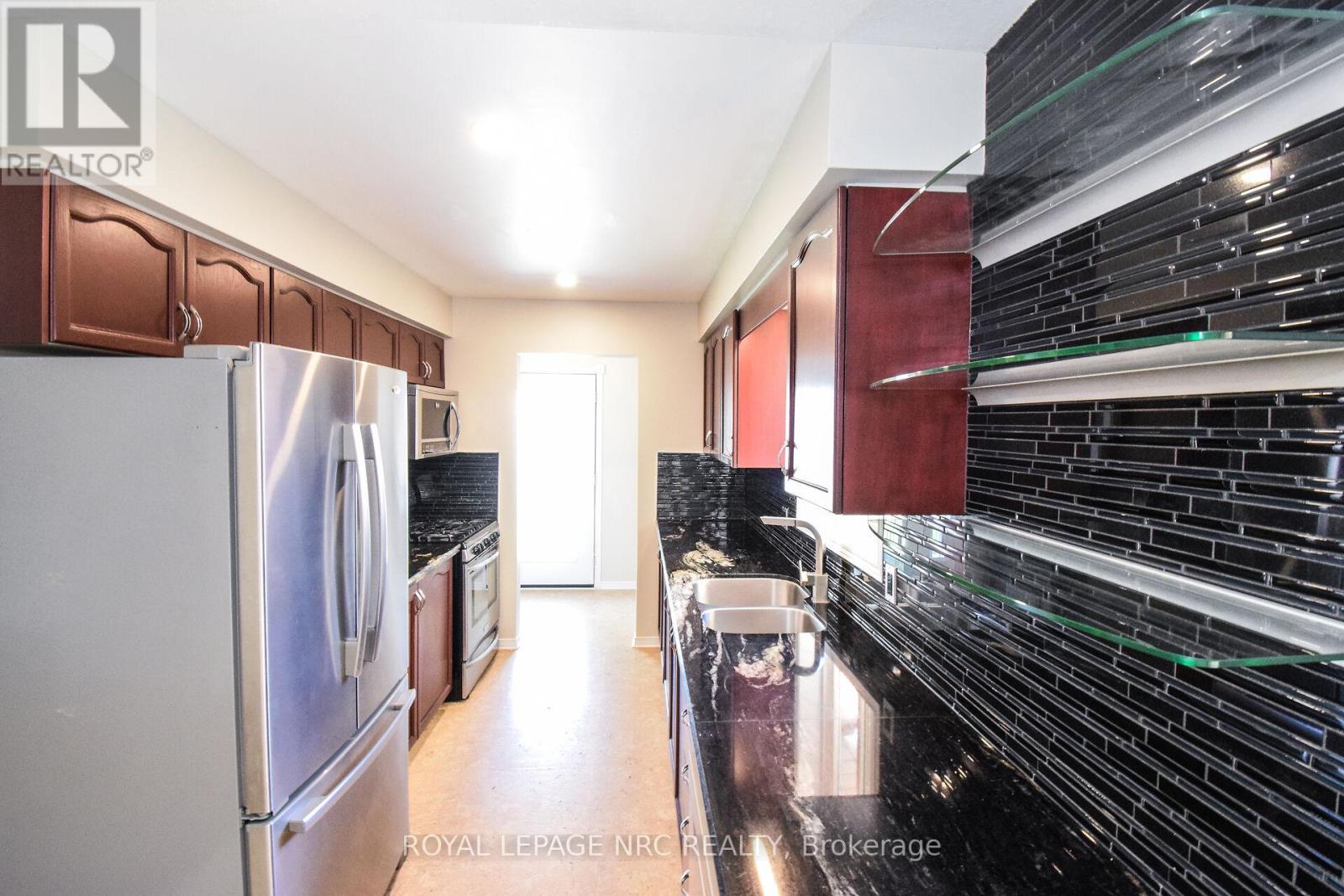 4974 Windgate Drive E, Niagara Falls, Ontario  L2H 2Z7 - Photo 10 - X12414835
