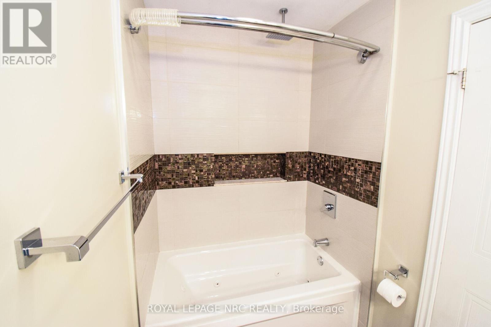 4974 Windgate Drive E, Niagara Falls, Ontario  L2H 2Z7 - Photo 21 - X12414835