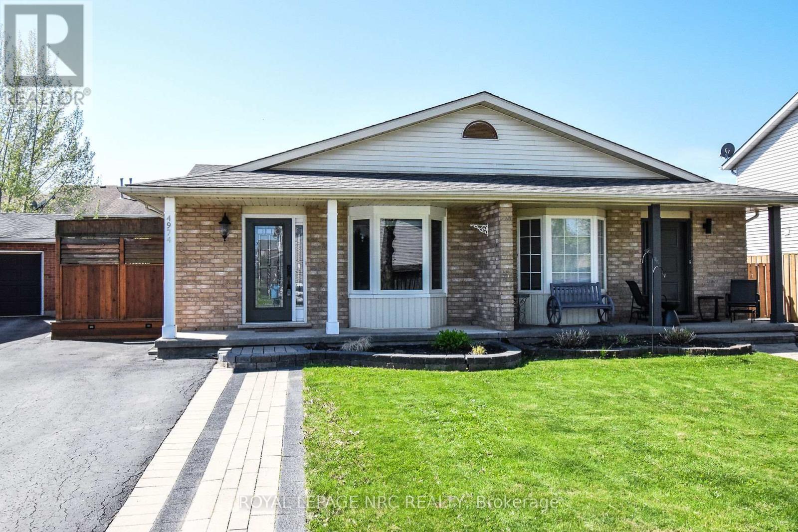 4974 Windgate Drive E, Niagara Falls, Ontario  L2H 2Z7 - Photo 1 - X12414835