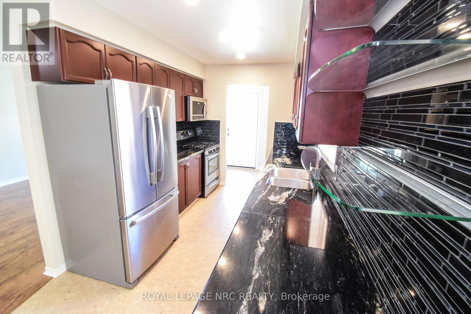 4974 Windgate Drive E, Niagara Falls, Ontario  L2H 2Z7 - Photo 12 - X12414835