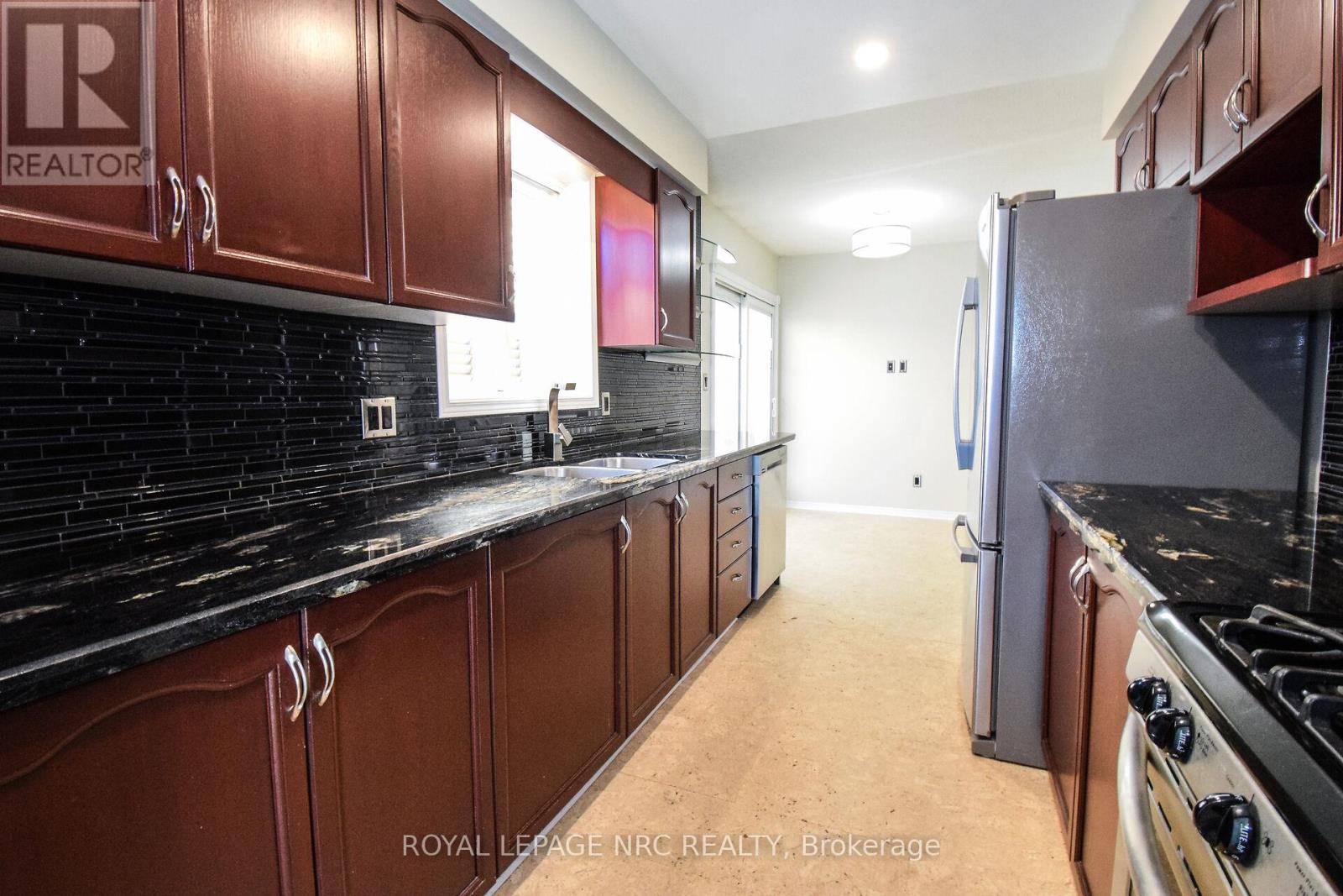 4974 Windgate Drive E, Niagara Falls, Ontario  L2H 2Z7 - Photo 13 - X12414835