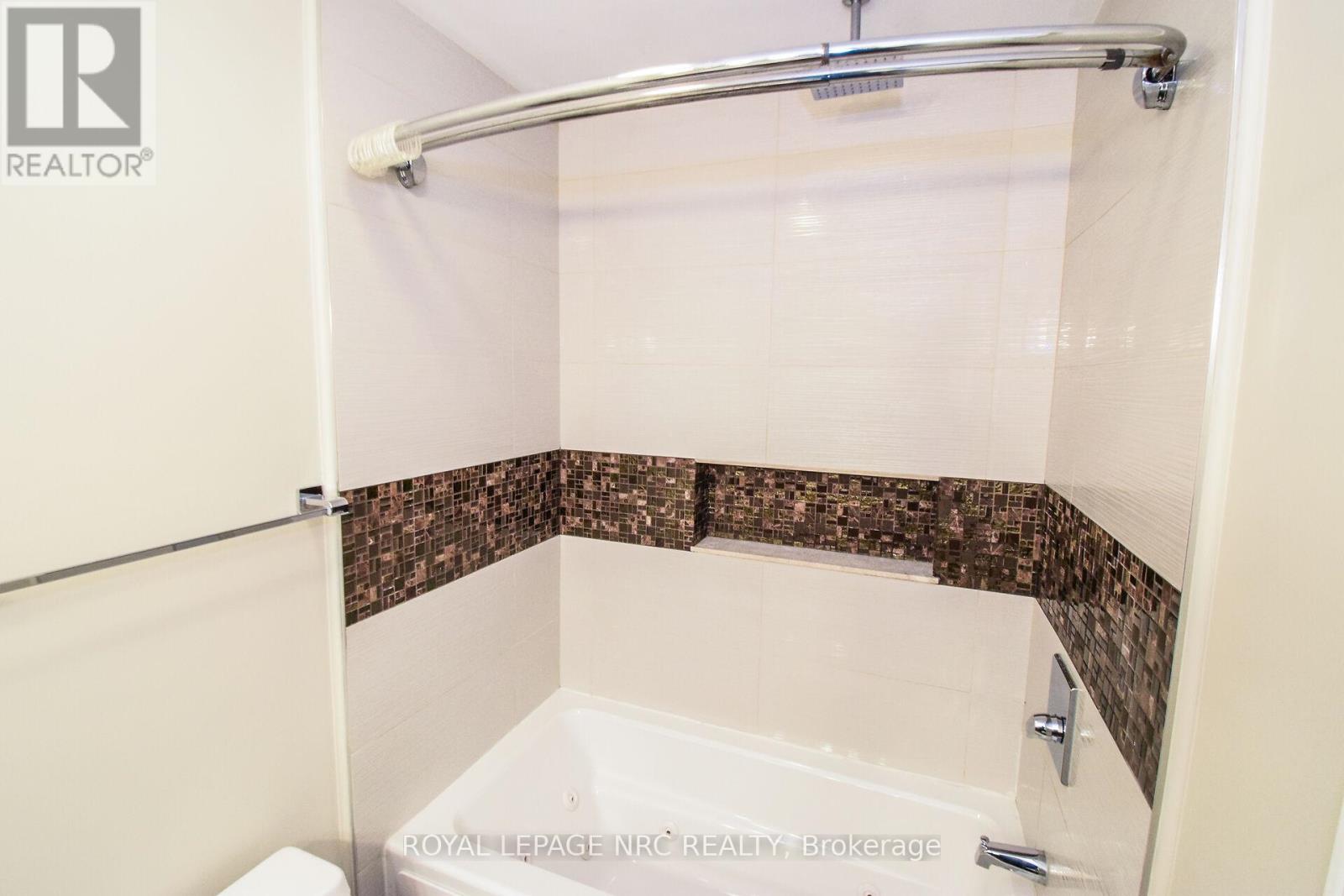 4974 Windgate Drive E, Niagara Falls, Ontario  L2H 2Z7 - Photo 22 - X12414835