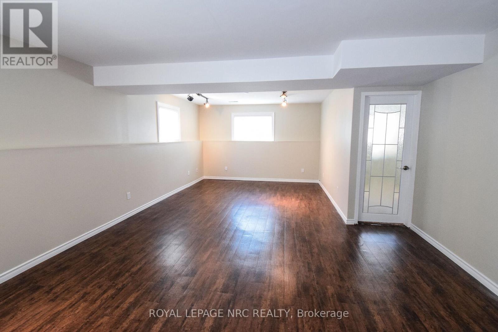 4974 Windgate Drive E, Niagara Falls, Ontario  L2H 2Z7 - Photo 27 - X12414835