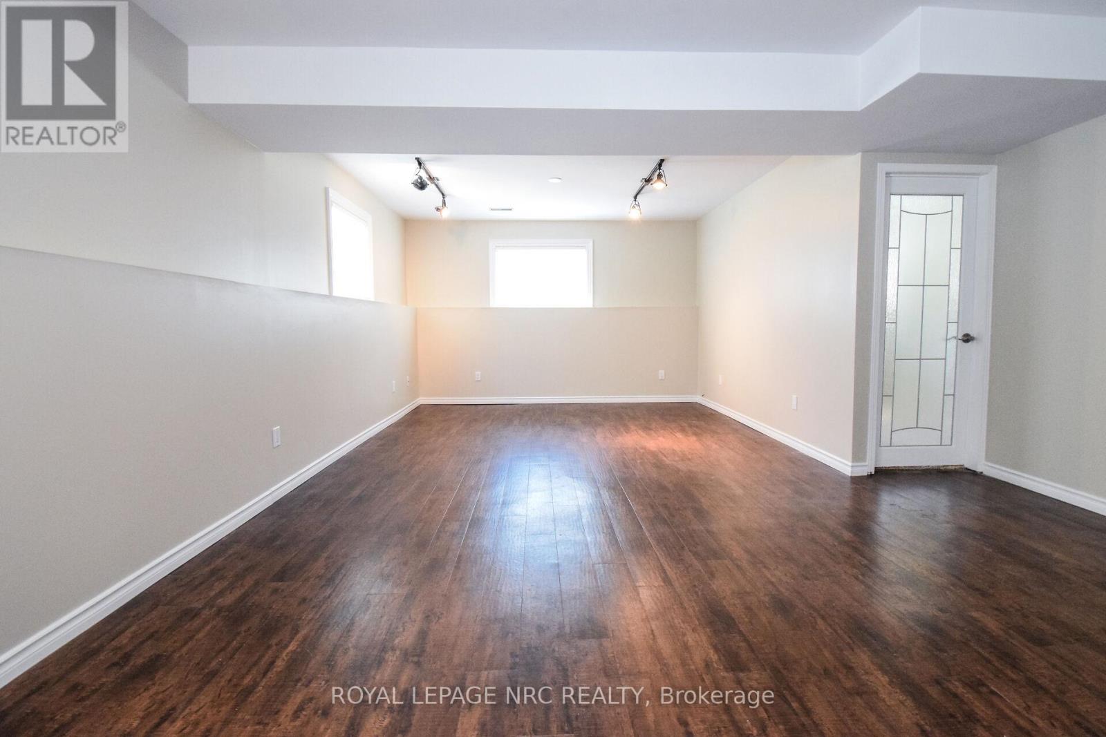 4974 Windgate Drive E, Niagara Falls, Ontario  L2H 2Z7 - Photo 28 - X12414835