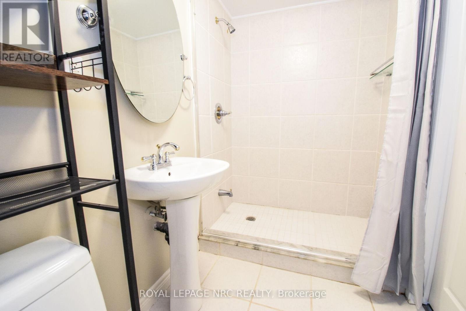4974 Windgate Drive E, Niagara Falls, Ontario  L2H 2Z7 - Photo 34 - X12414835