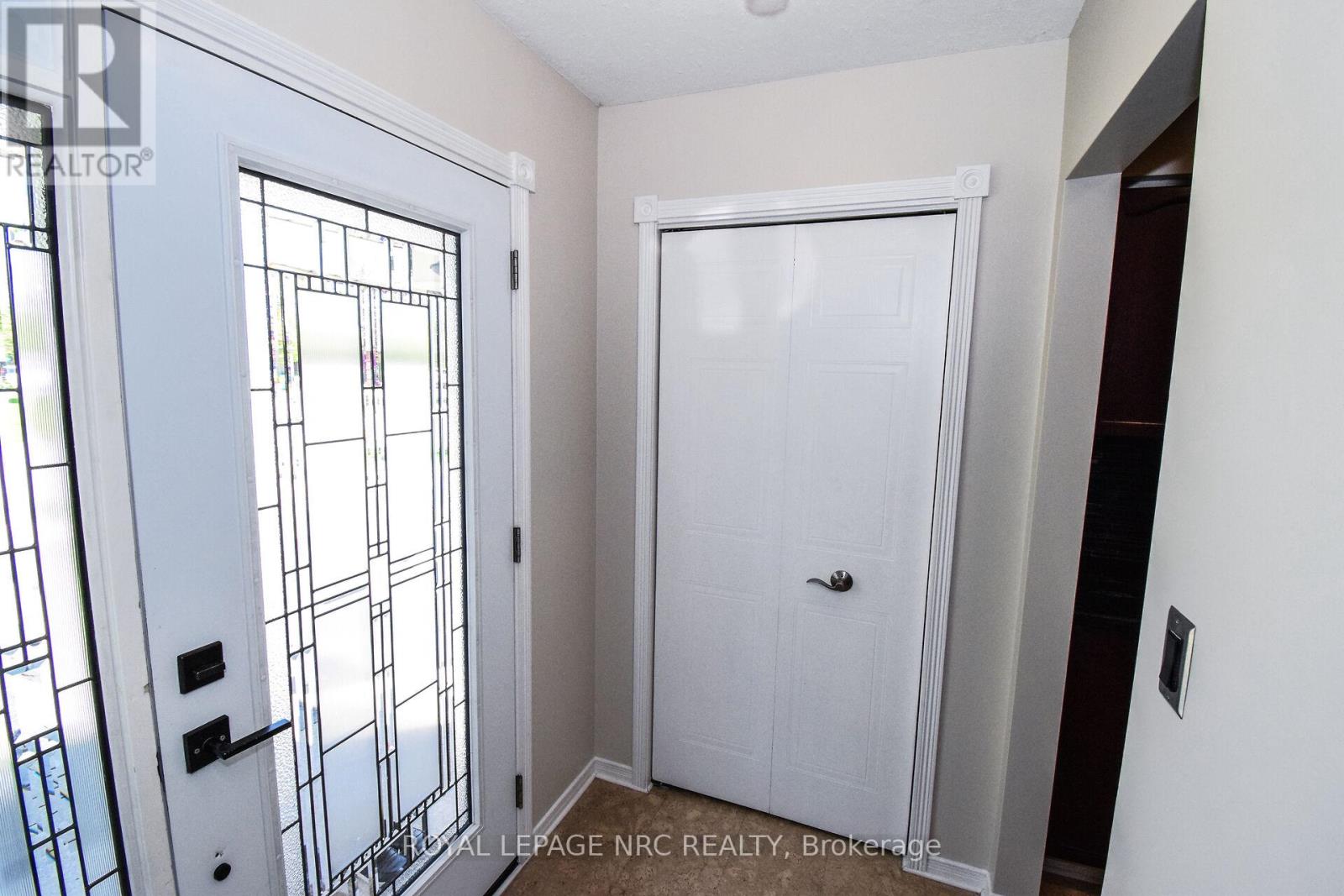 4974 Windgate Drive E, Niagara Falls, Ontario  L2H 2Z7 - Photo 4 - X12414835