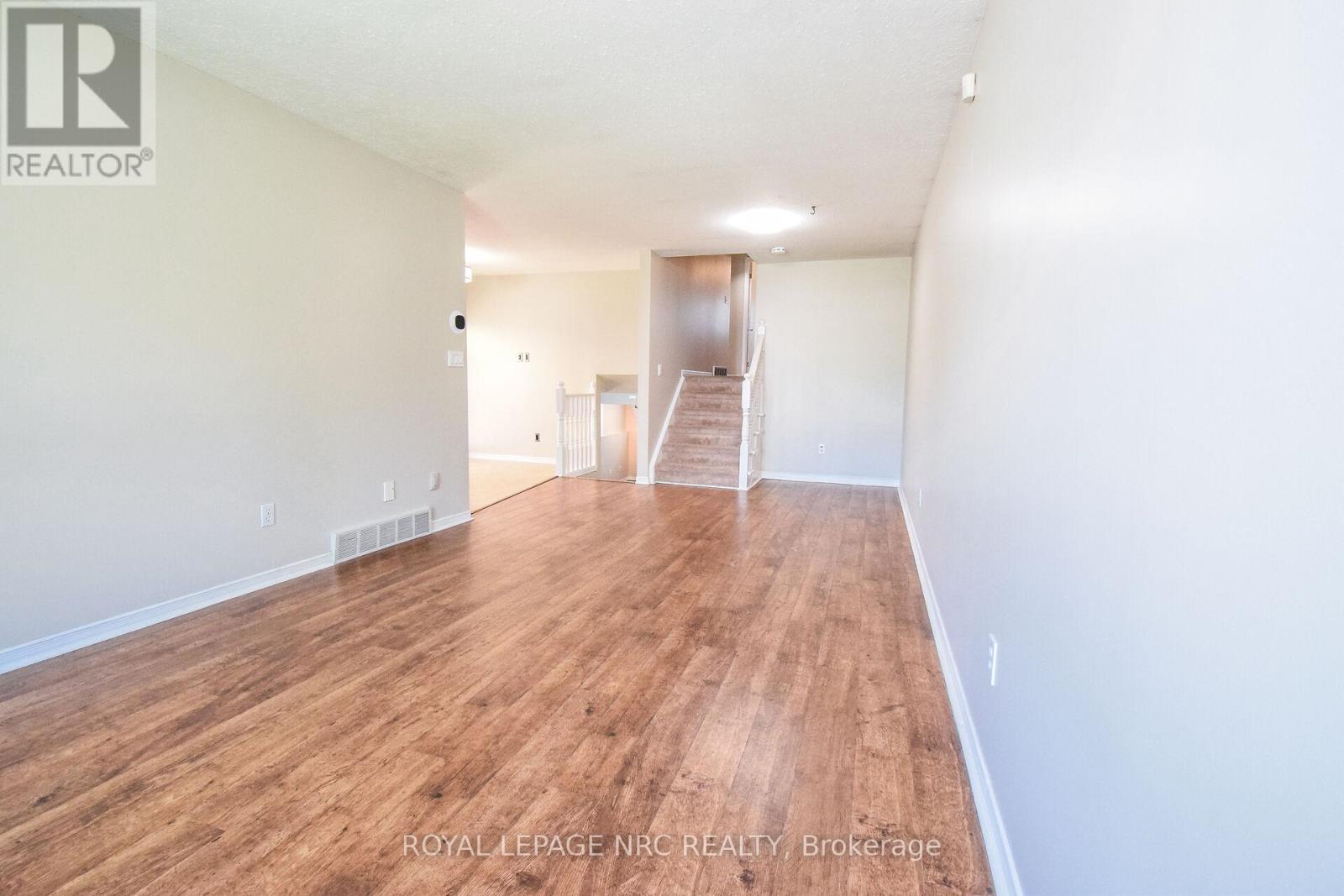 4974 Windgate Drive E, Niagara Falls, Ontario  L2H 2Z7 - Photo 5 - X12414835