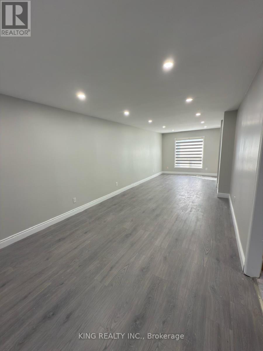 7 Clydesdale Circle, Brampton, Ontario  L6Y 3R4 - Photo 18 - W12414633