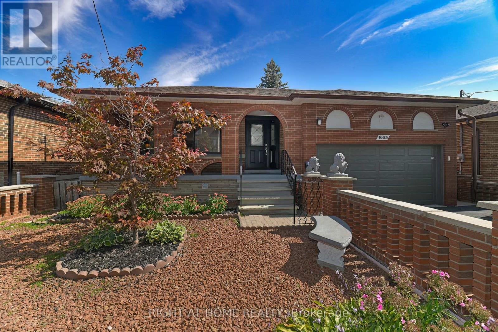 1033 ISLINGTON AVENUE, Toronto, Ontario