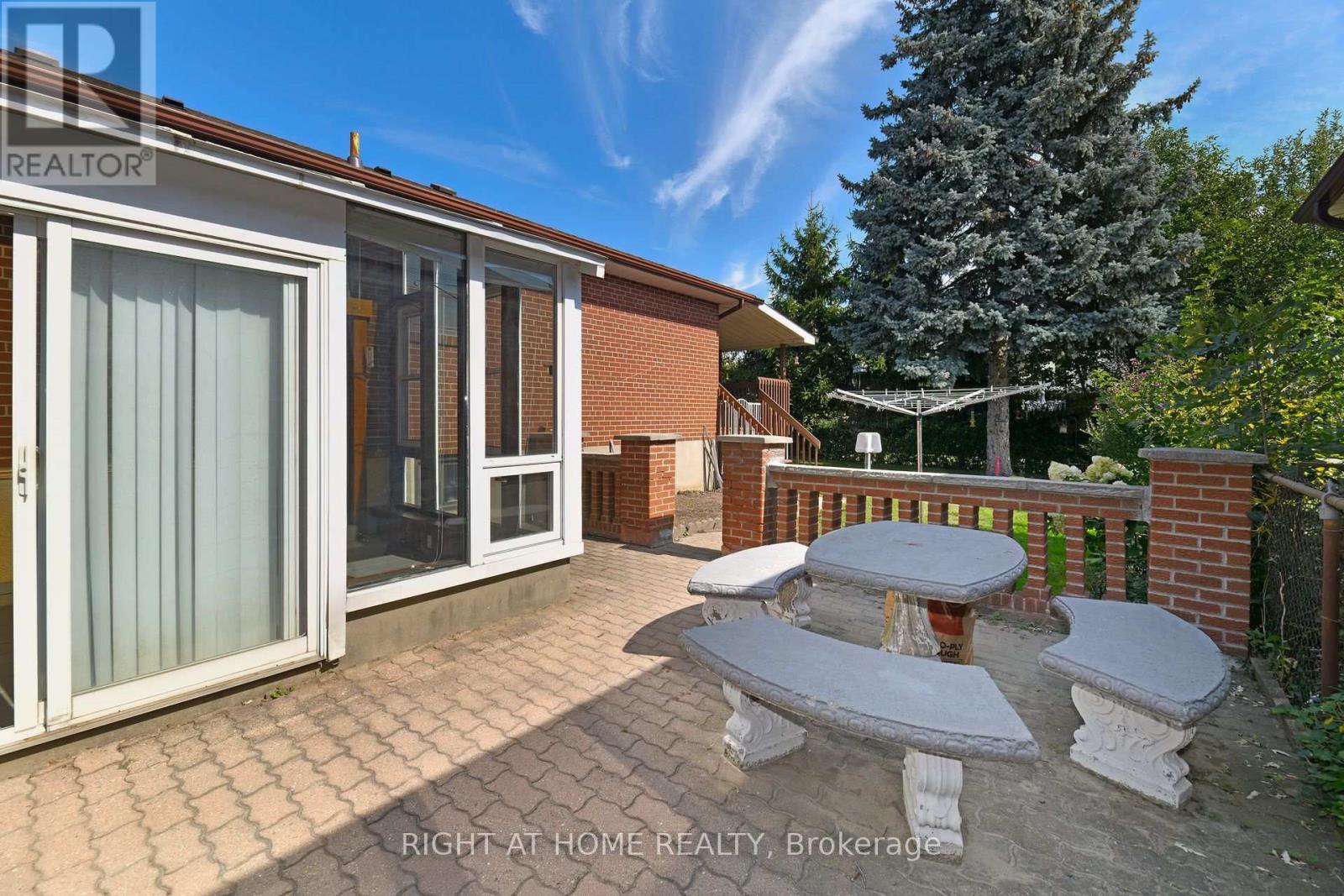 1033 Islington Avenue, Toronto, Ontario  M8Z 4R3 - Photo 14 - W12414670
