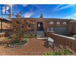 1033 ISLINGTON AVENUE, Toronto, Ontario