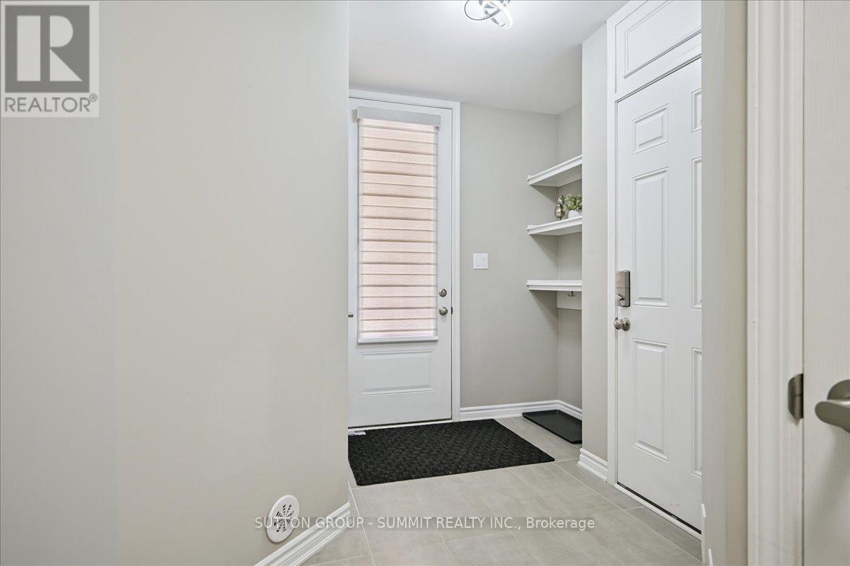 1569 Denison Place, Milton, Ontario  L9E 1Y2 - Photo 6 - W12414695
