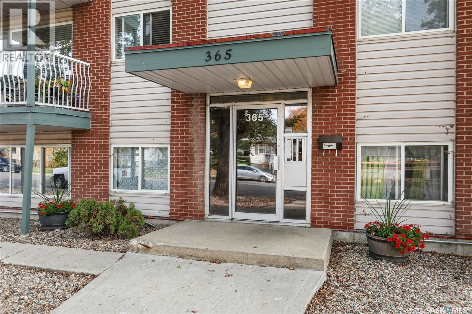 15 365 Angus Street, Regina, Saskatchewan  S4R 3K7 - Photo 2 - SK018792