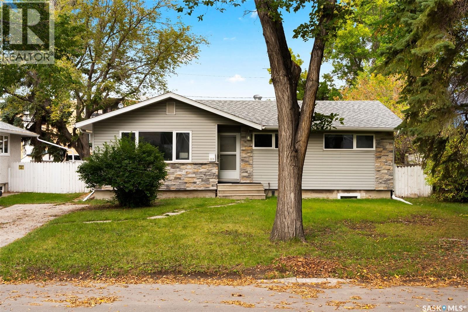 36 Cowburn Crescent, Regina, Saskatchewan  S4S 4T3 - Photo 2 - SK018695