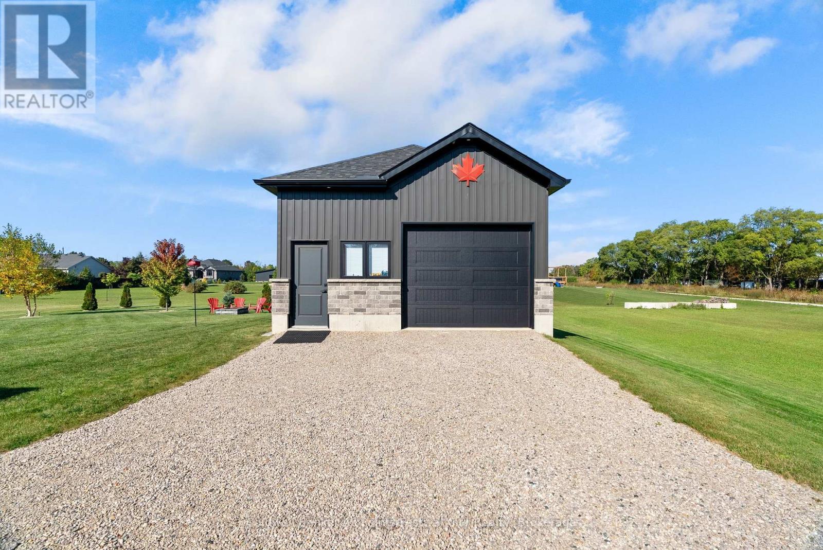33 Wellington Street S, Ashfield-Colborne-Wawanosh, Ontario  N7A 3X9 - Photo 40 - X12414668