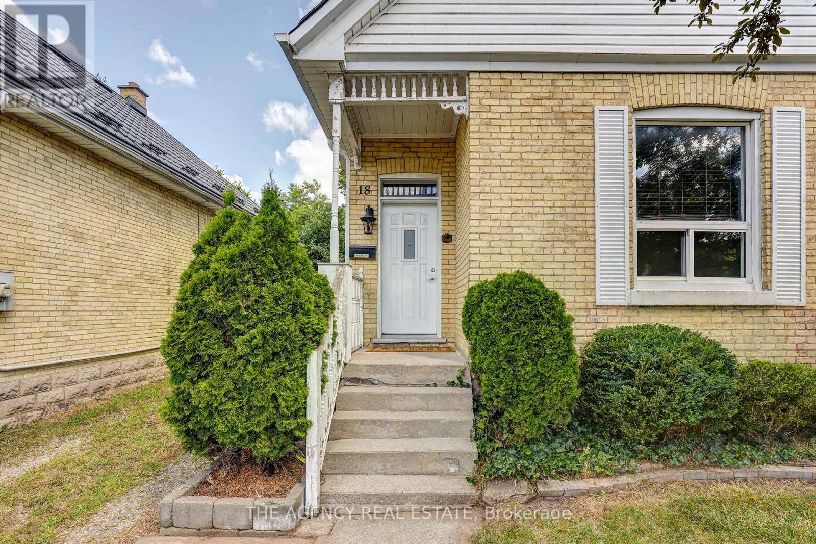 18 May Street, London East, Ontario  N5Z 1C5 - Photo 3 - X12414810
