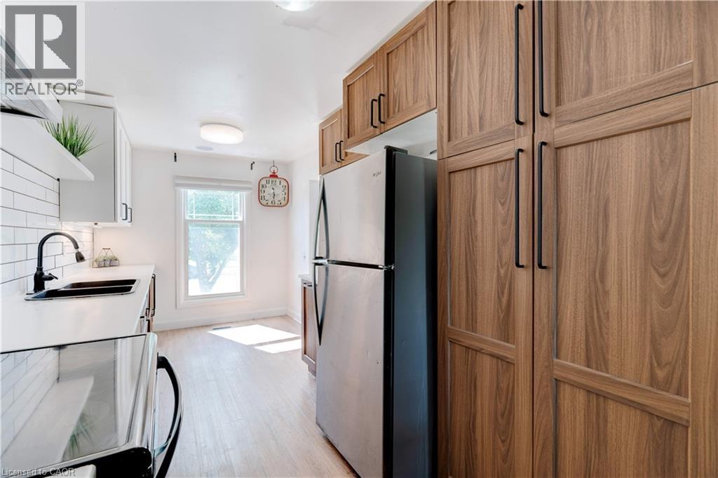 2261 Leominster Drive, Burlington, Ontario  L7P 3W8 - Photo 6 - 40771672