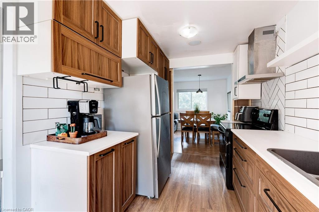 2261 Leominster Drive, Burlington, Ontario  L7P 3W8 - Photo 7 - 40771672