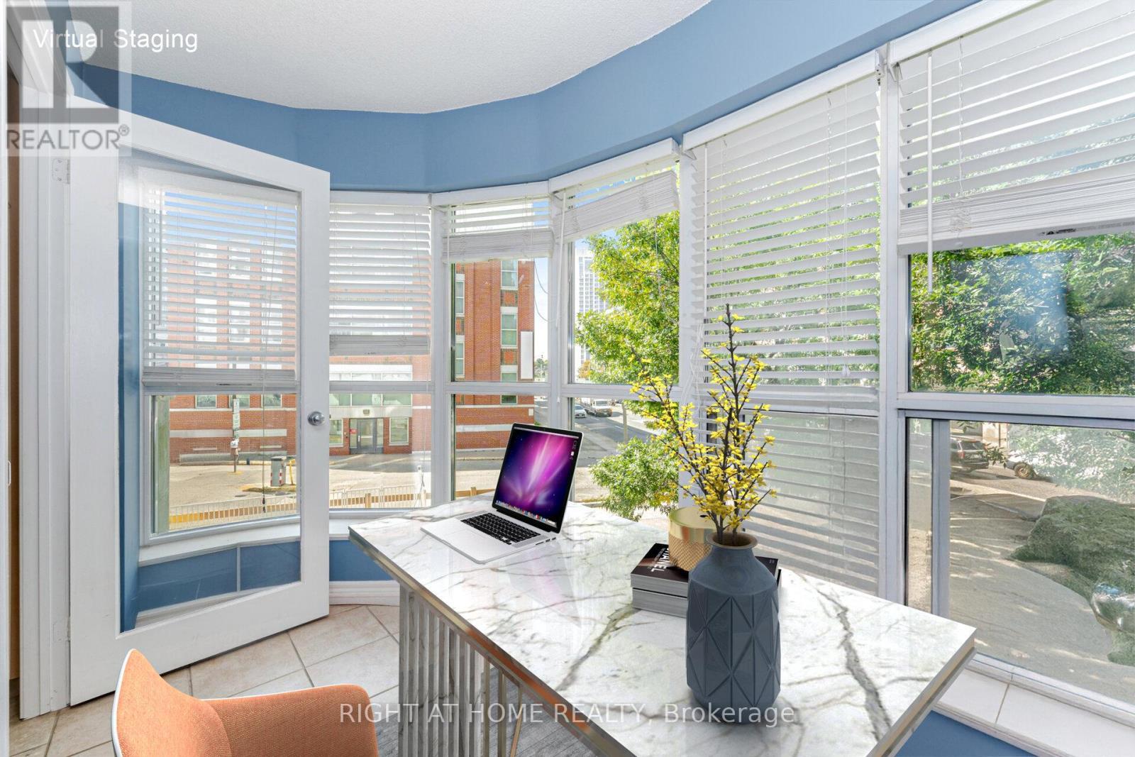 219 - 600 Queens Quay, Toronto, Ontario  M5V 3M3 - Photo 15 - C12414723