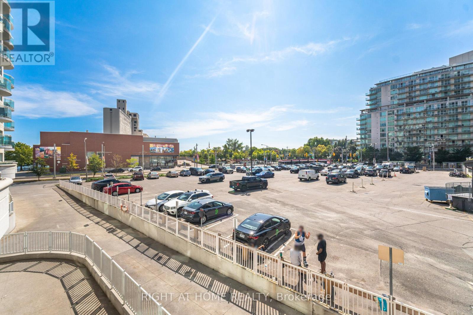 219 - 600 Queens Quay, Toronto, Ontario  M5V 3M3 - Photo 18 - C12414723