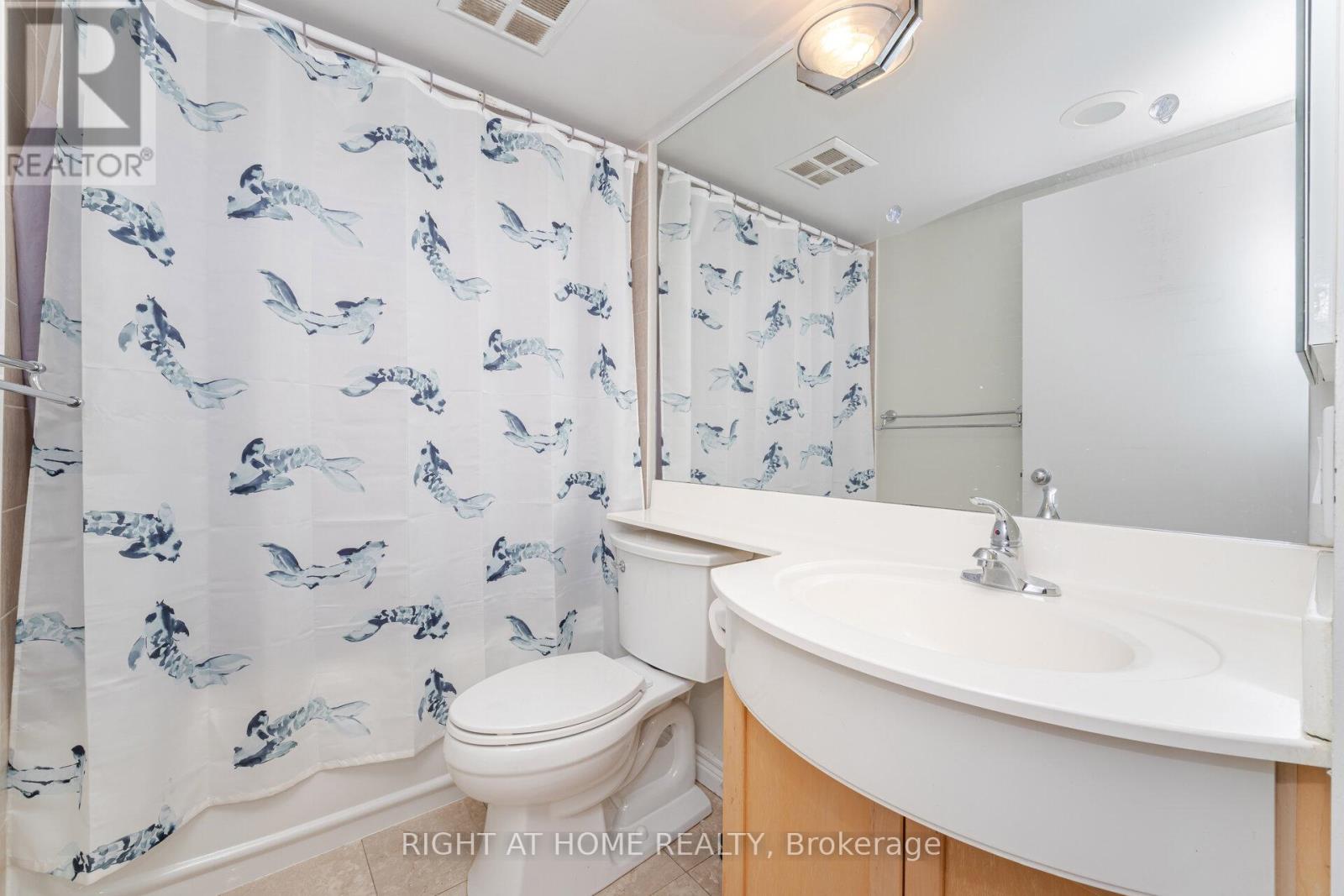219 - 600 Queens Quay, Toronto, Ontario  M5V 3M3 - Photo 9 - C12414723