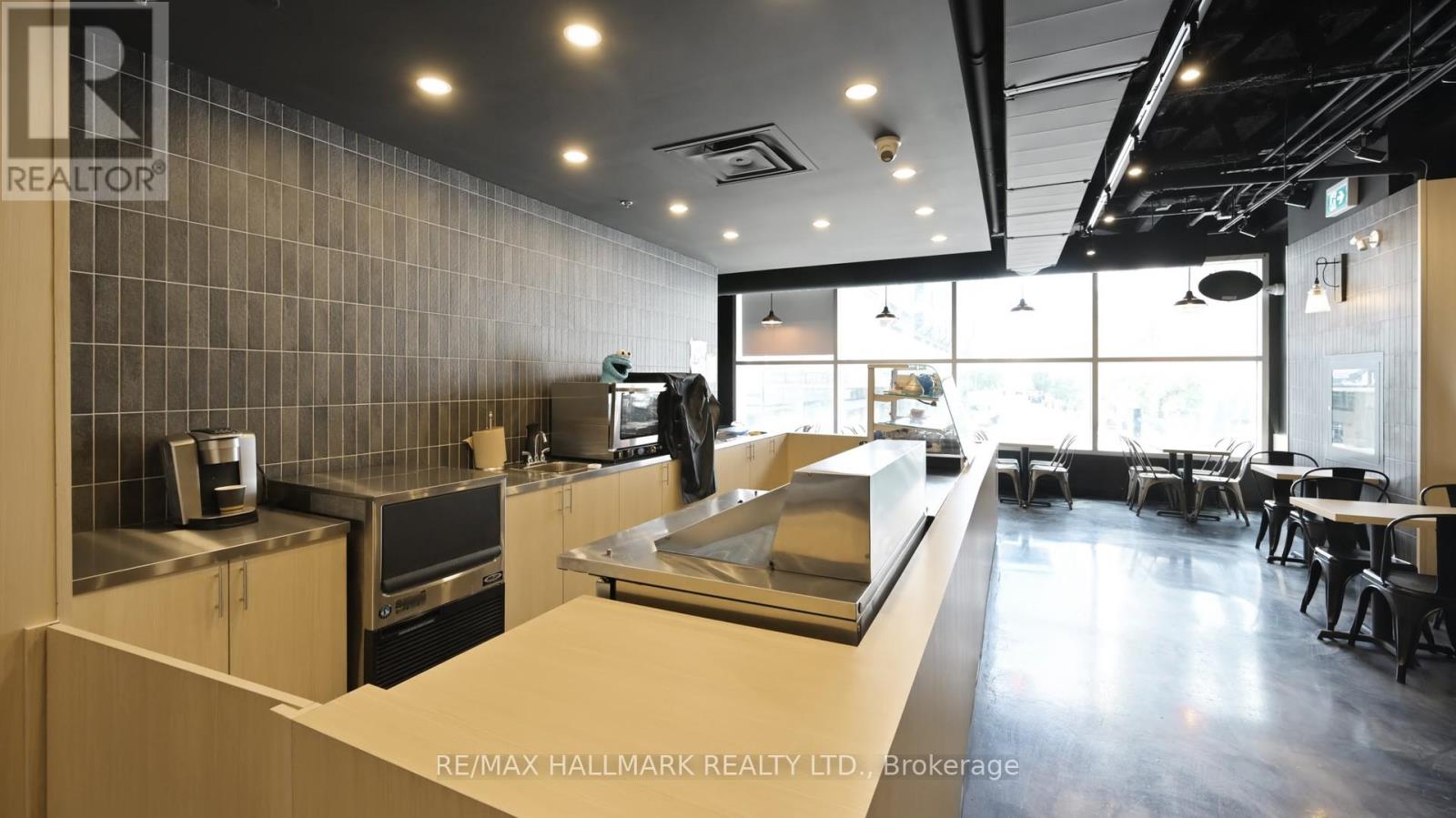 2nd Fl - 329 Yonge Street, Toronto, Ontario  M5B 1R7 - Photo 2 - C12414743