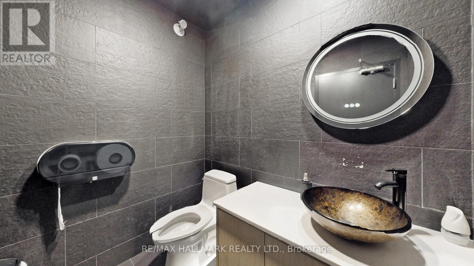 2nd Fl - 329 Yonge Street, Toronto, Ontario  M5B 1R7 - Photo 5 - C12414743