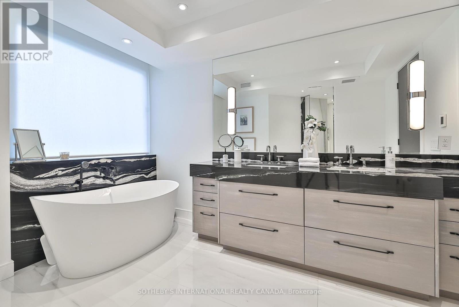 405 - 342 Spadina Road, Toronto, Ontario  M5P 2V4 - Photo 30 - C12414751