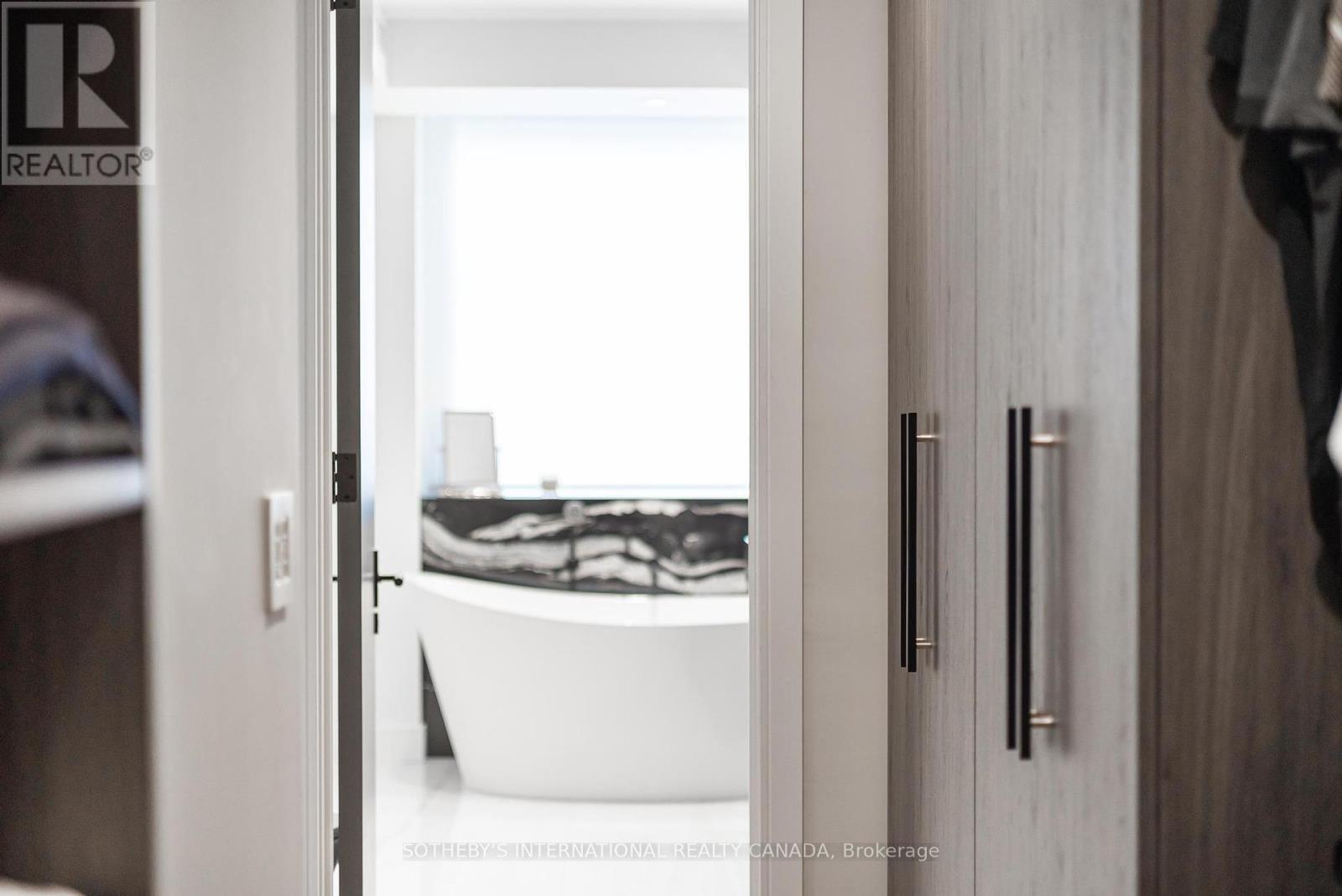 405 - 342 Spadina Road, Toronto, Ontario  M5P 2V4 - Photo 34 - C12414751