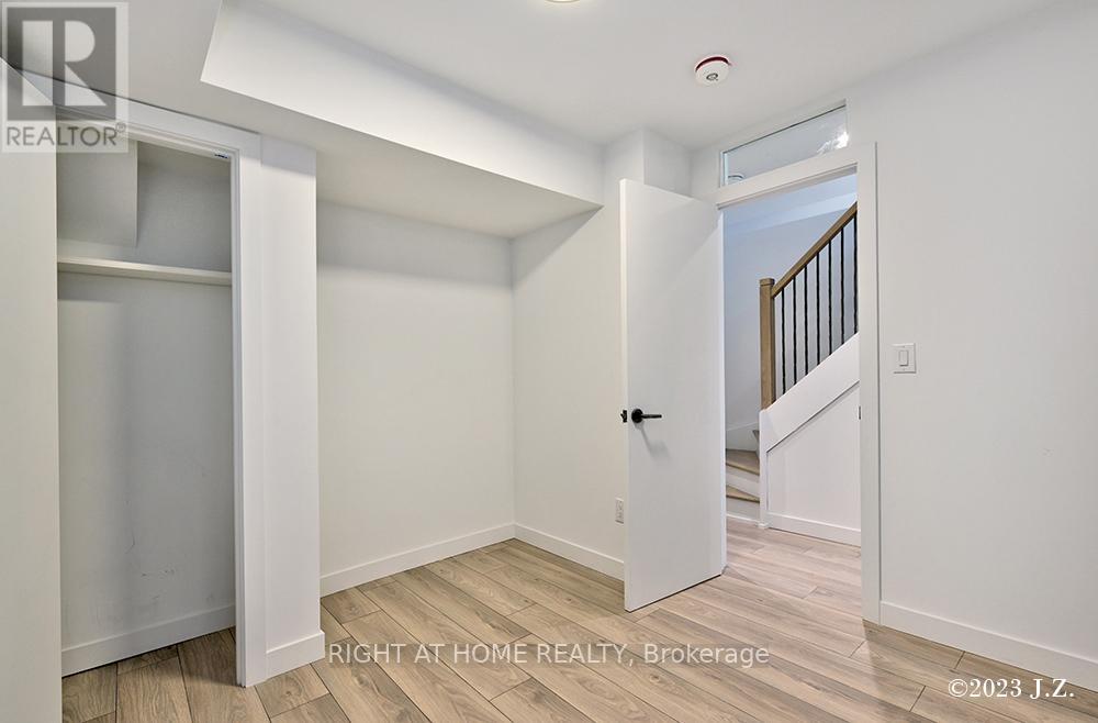 48 Lanark Avenue, Toronto, Ontario  M6C 2B4 - Photo 22 - C12414788