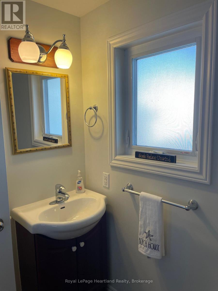 9 Algonquin Lane, Ashfield-Colborne-Wawanosh, Ontario  N7A 3Y2 - Photo 19 - X12414980