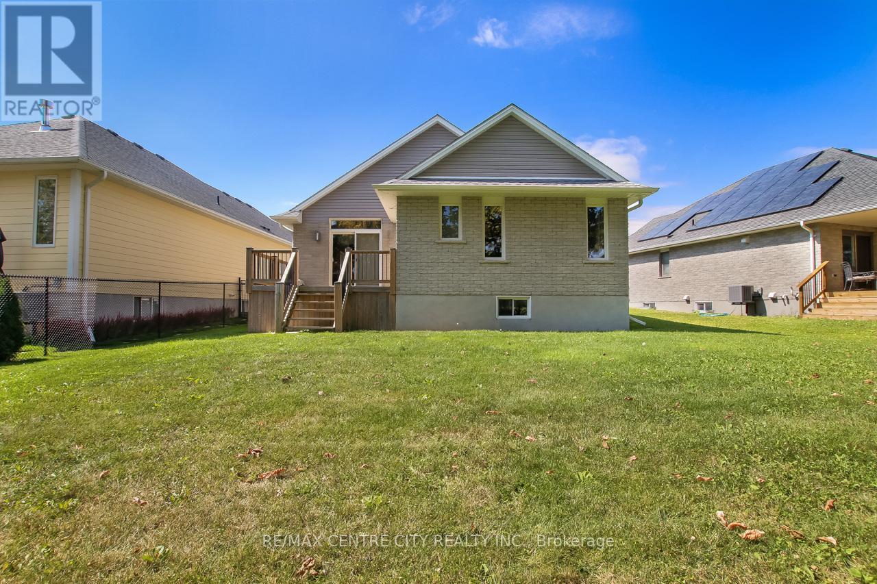 178 Emery Street, Central Elgin, Ontario  N5L 0A7 - Photo 26 - X12414959