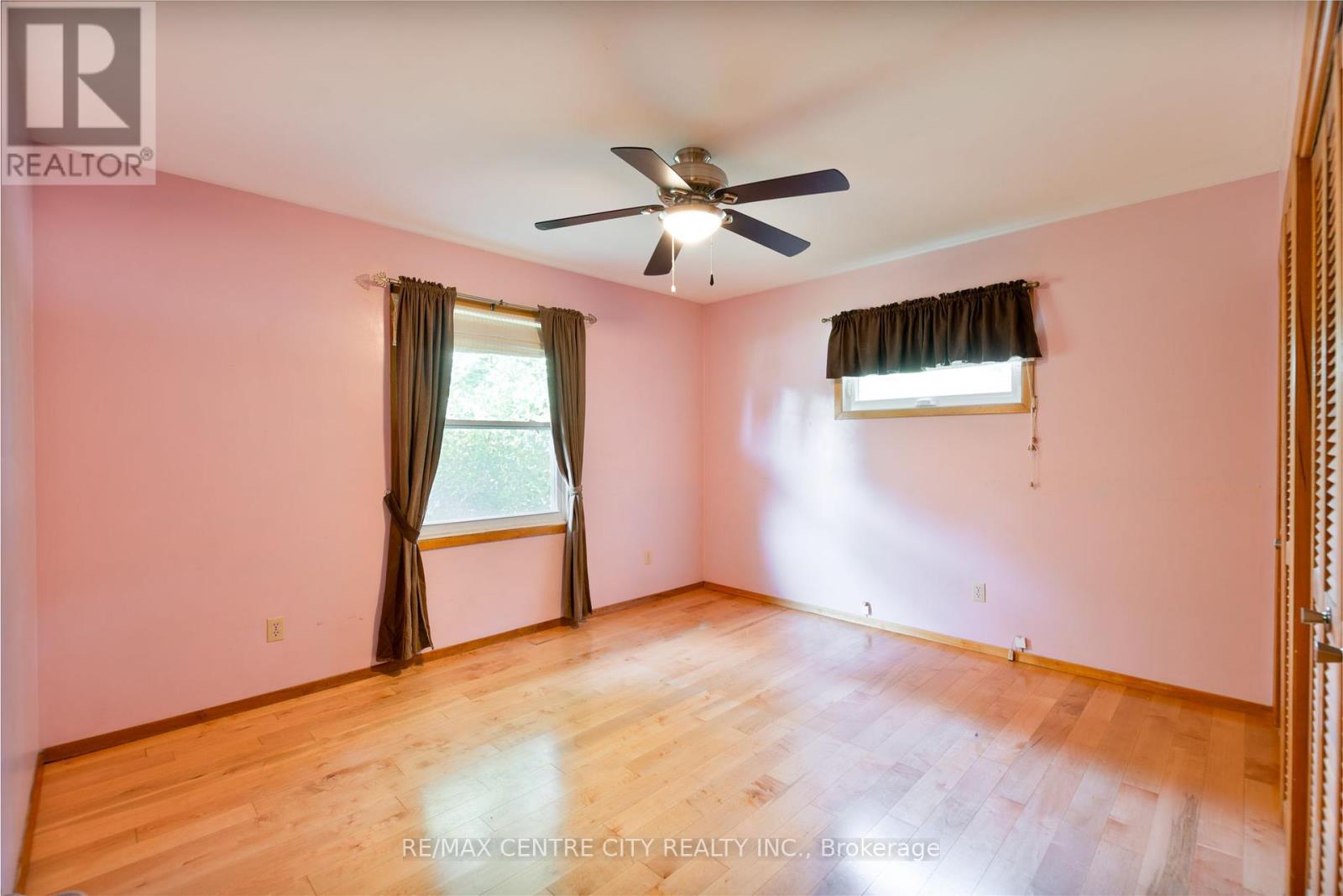 233 Amy Street, Southwest Middlesex, Ontario  N0L 2N0 - Photo 14 - X12414961