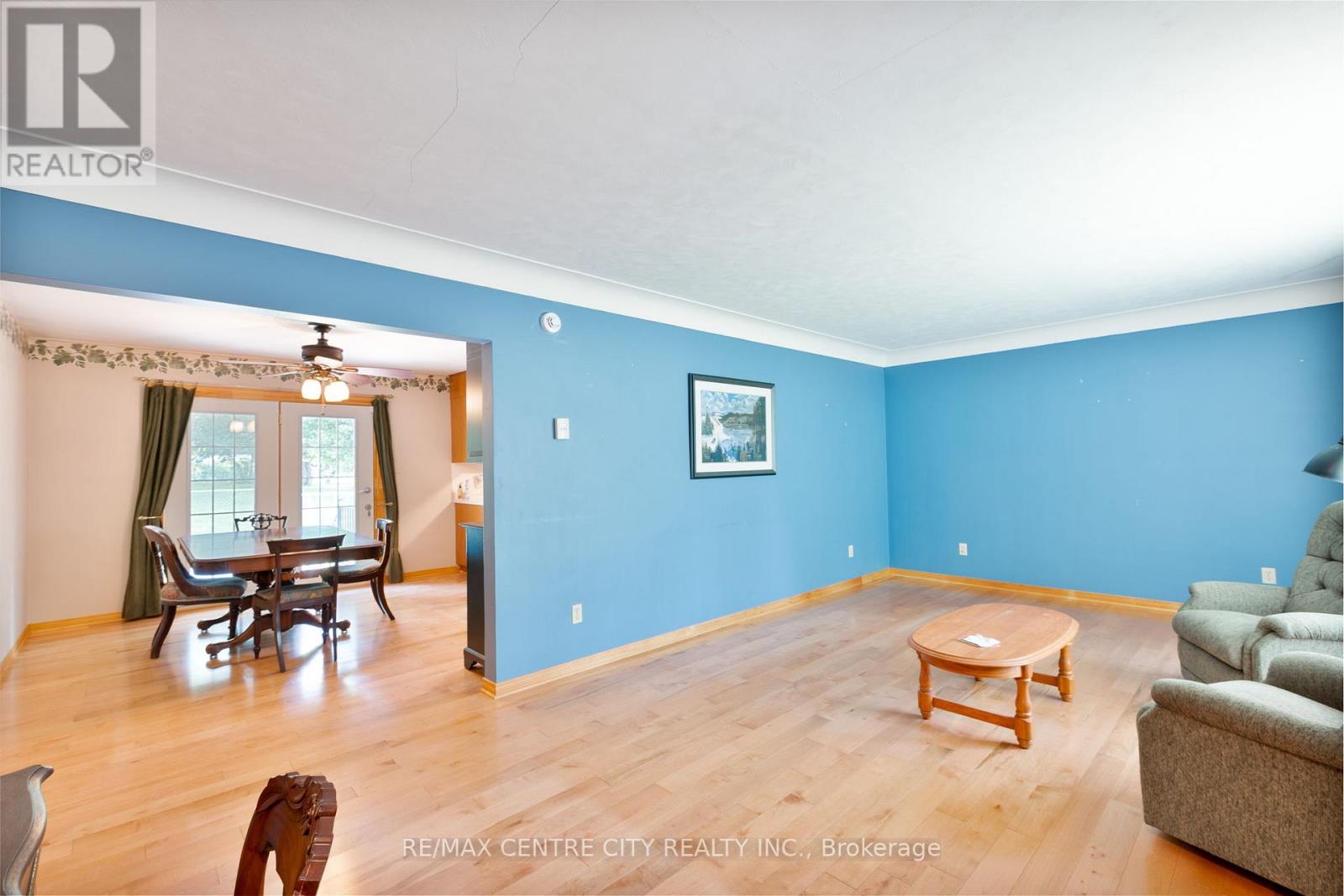 233 Amy Street, Southwest Middlesex, Ontario  N0L 2N0 - Photo 2 - X12414961
