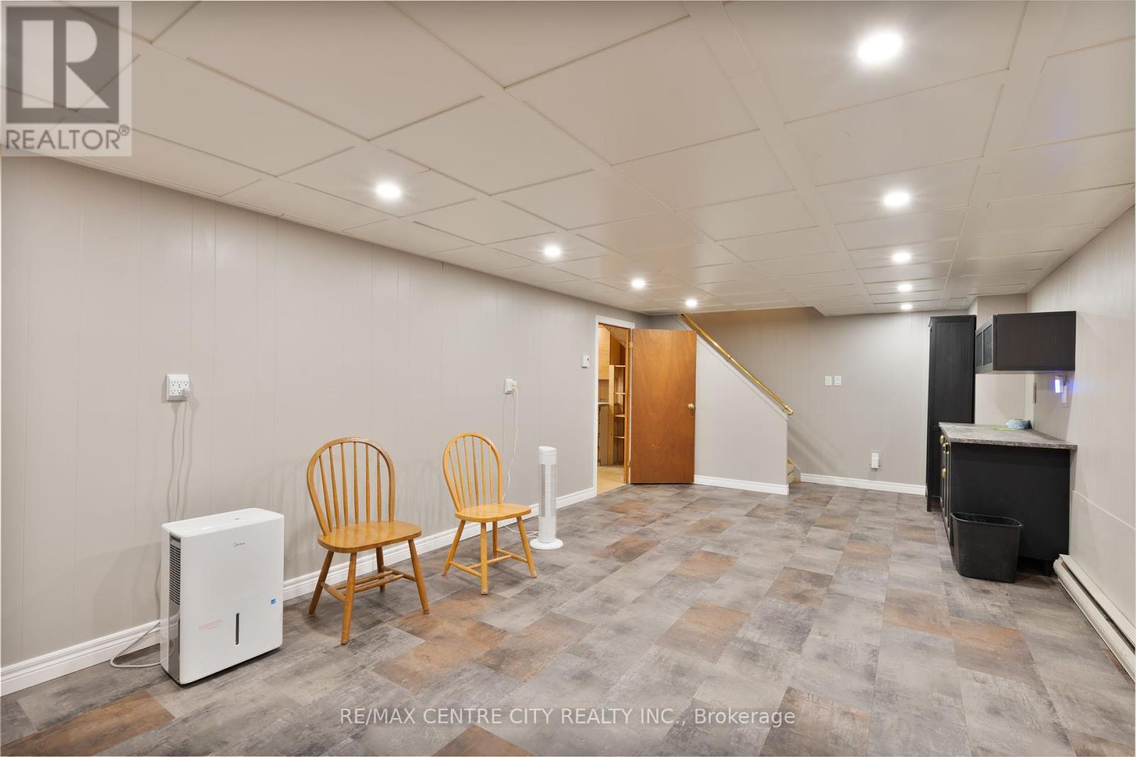 233 Amy Street, Southwest Middlesex, Ontario  N0L 2N0 - Photo 22 - X12414961