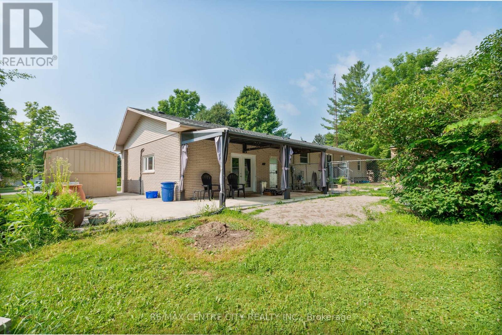 233 Amy Street, Southwest Middlesex, Ontario  N0L 2N0 - Photo 27 - X12414961