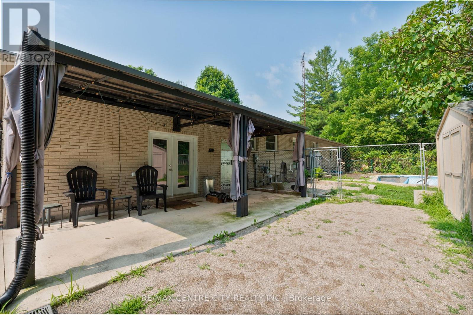 233 Amy Street, Southwest Middlesex, Ontario  N0L 2N0 - Photo 28 - X12414961