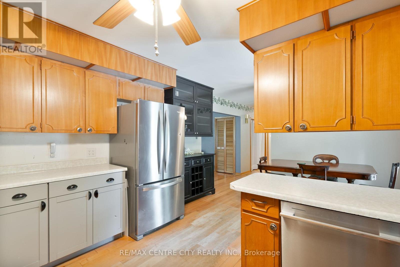 233 Amy Street, Southwest Middlesex, Ontario  N0L 2N0 - Photo 8 - X12414961