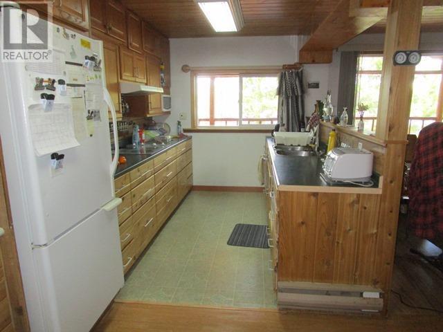 1844 Southshore Dr, Sioux Lookout, Ontario  P8T 0A7 - Photo 2 - TB251442