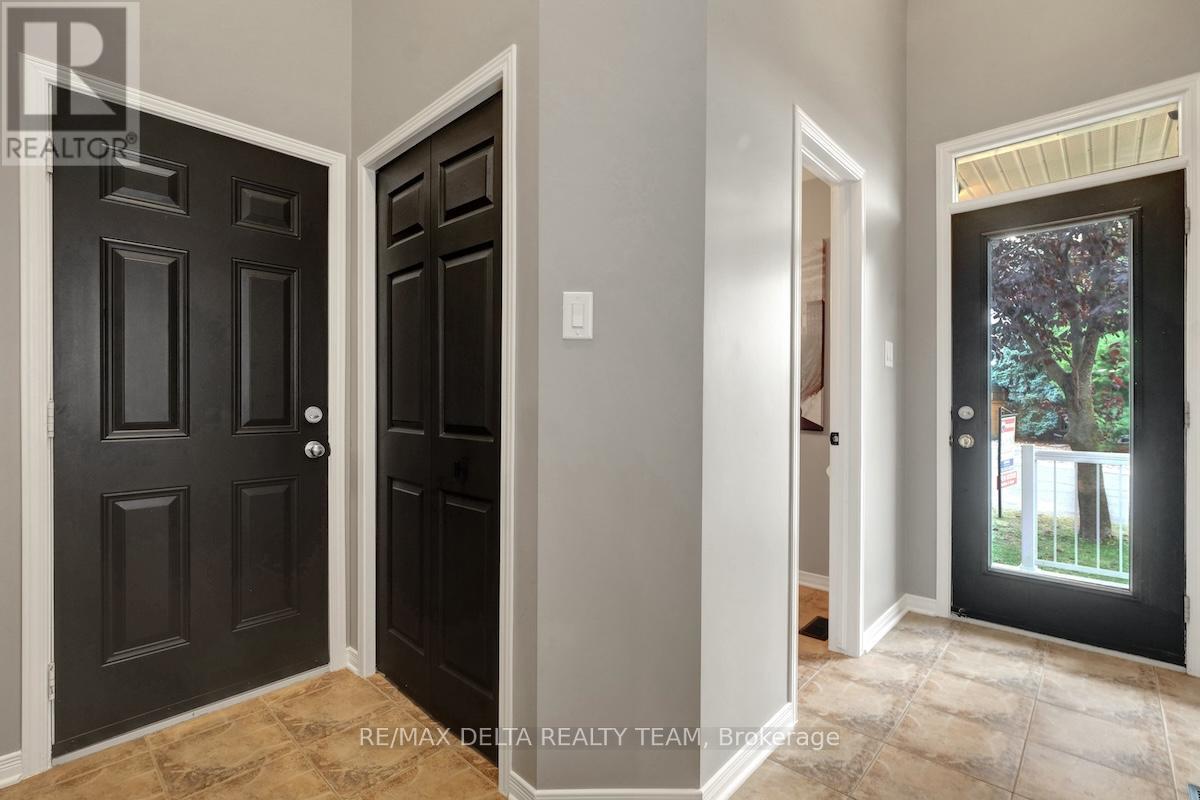 244 Parkrose Private, Ottawa, Ontario  K4A 0N8 - Photo 3 - X12414915