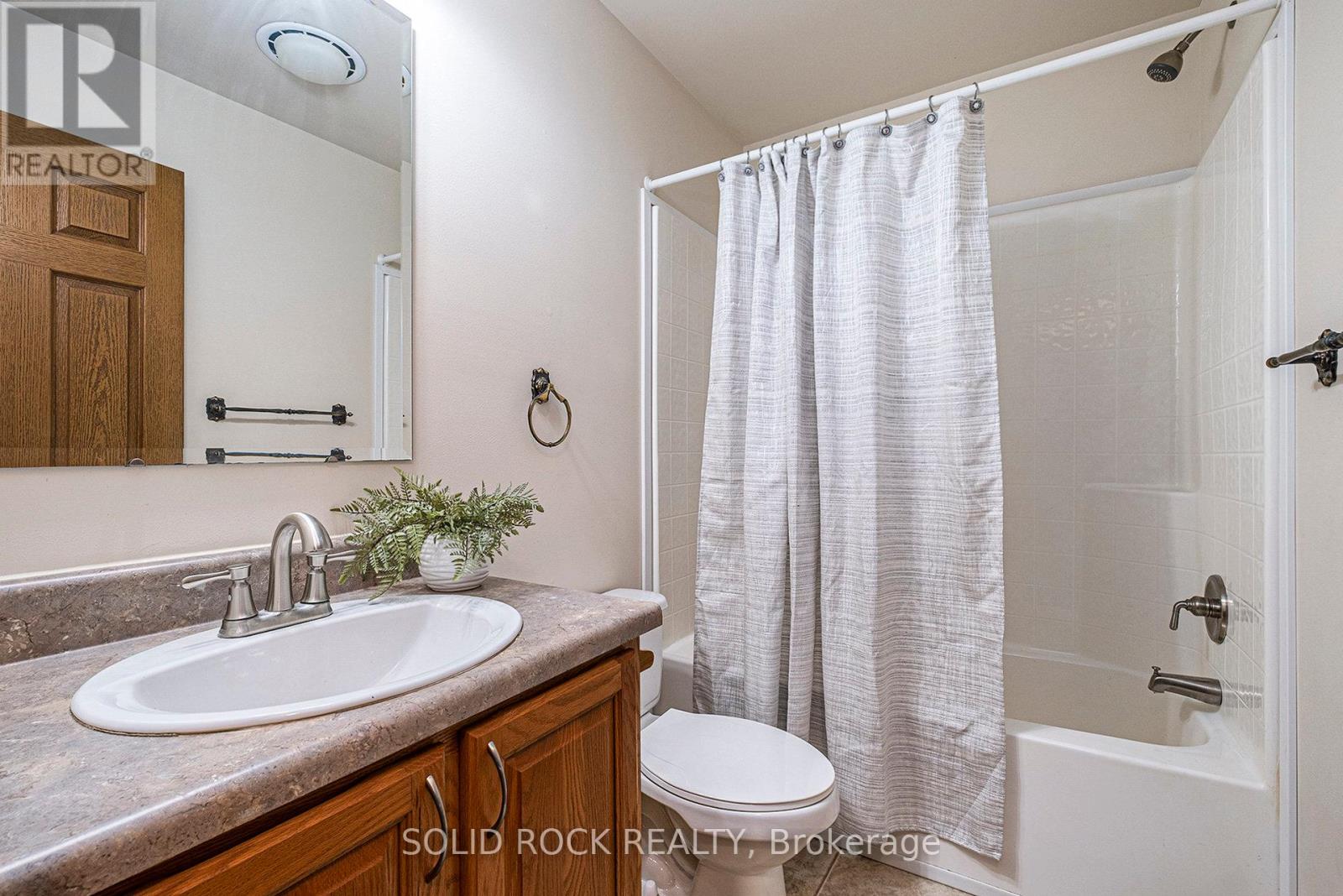 65 Vanier Road, Ottawa, Ontario  K2H 7P6 - Photo 16 - X12414933