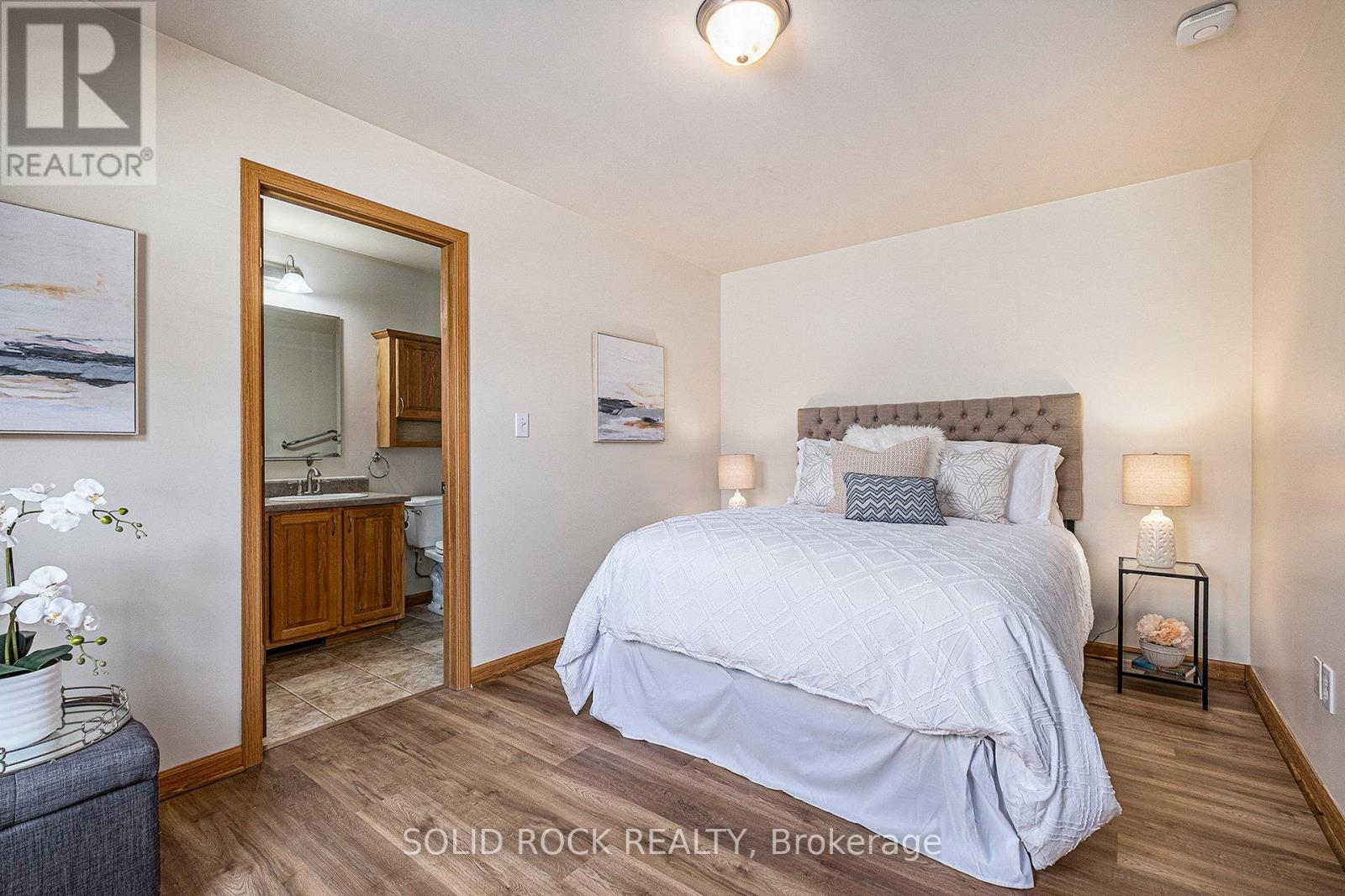 65 Vanier Road, Ottawa, Ontario  K2H 7P6 - Photo 17 - X12414933