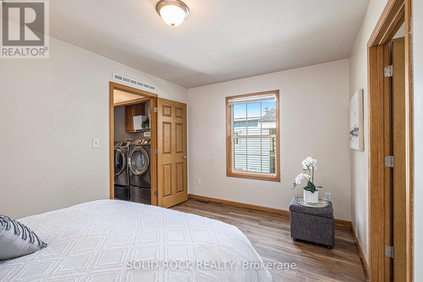 65 Vanier Road, Ottawa, Ontario  K2H 7P6 - Photo 18 - X12414933