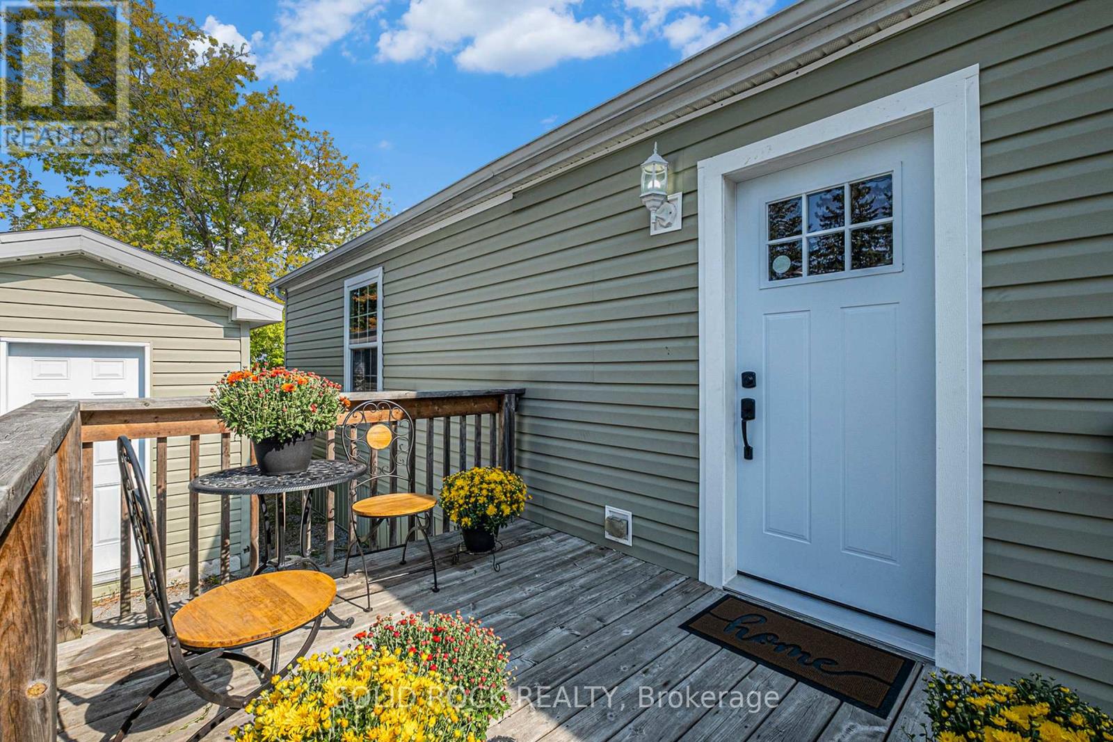 65 Vanier Road, Ottawa, Ontario  K2H 7P6 - Photo 3 - X12414933
