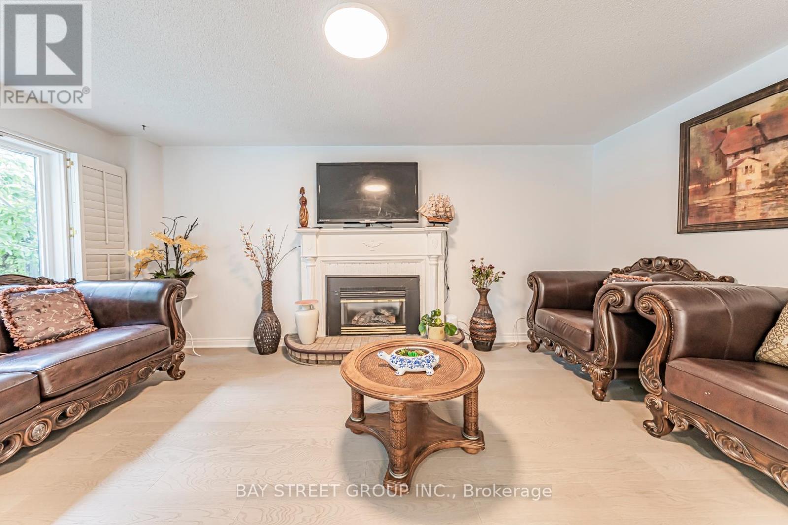 2524 Paula Court, Mississauga, Ontario  L5K 2R5 - Photo 14 - W12414120