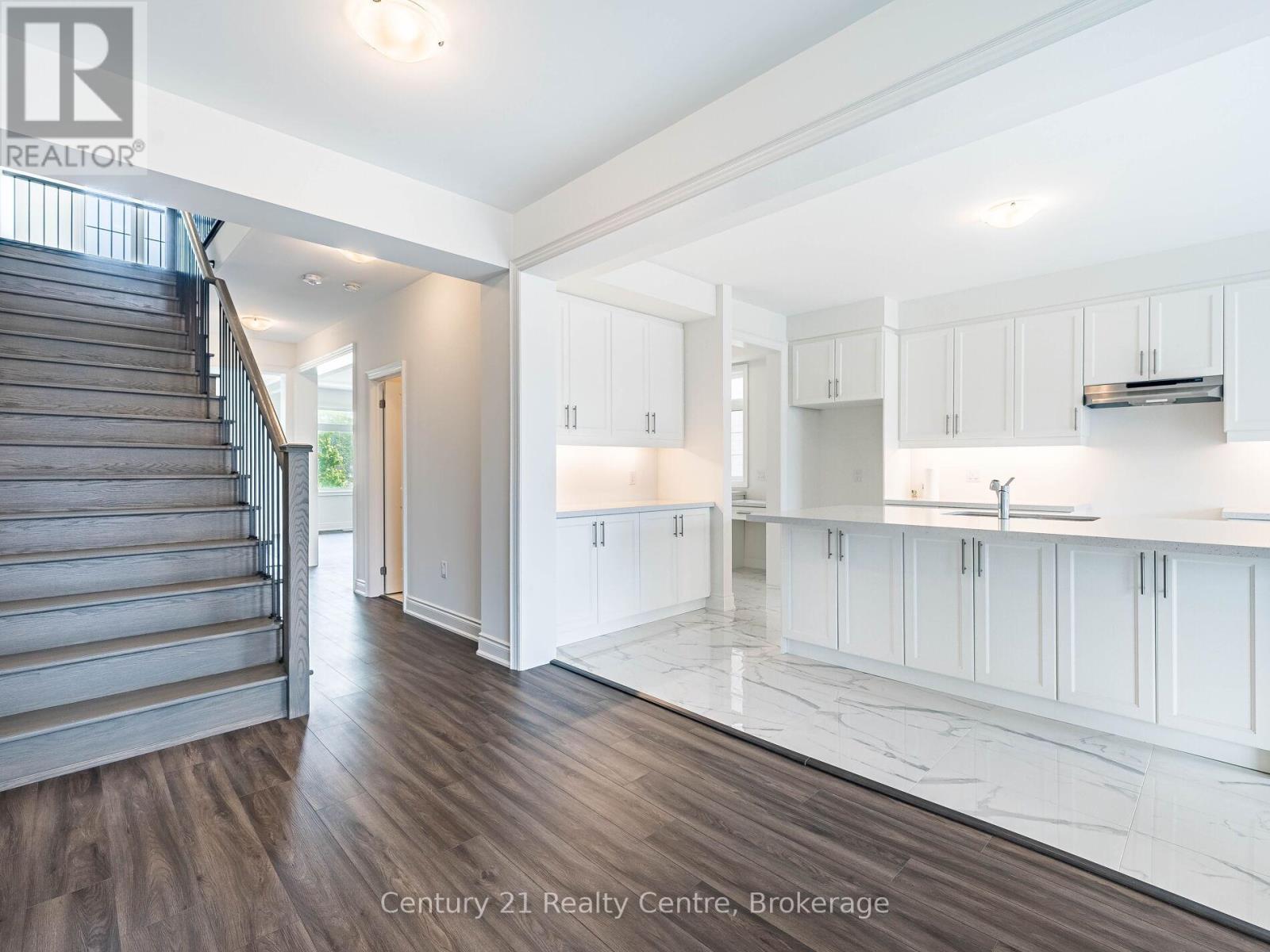 26 Hearn Street, Bradford West Gwillimbury, Ontario  L0G 1B0 - Photo 14 - N12414781