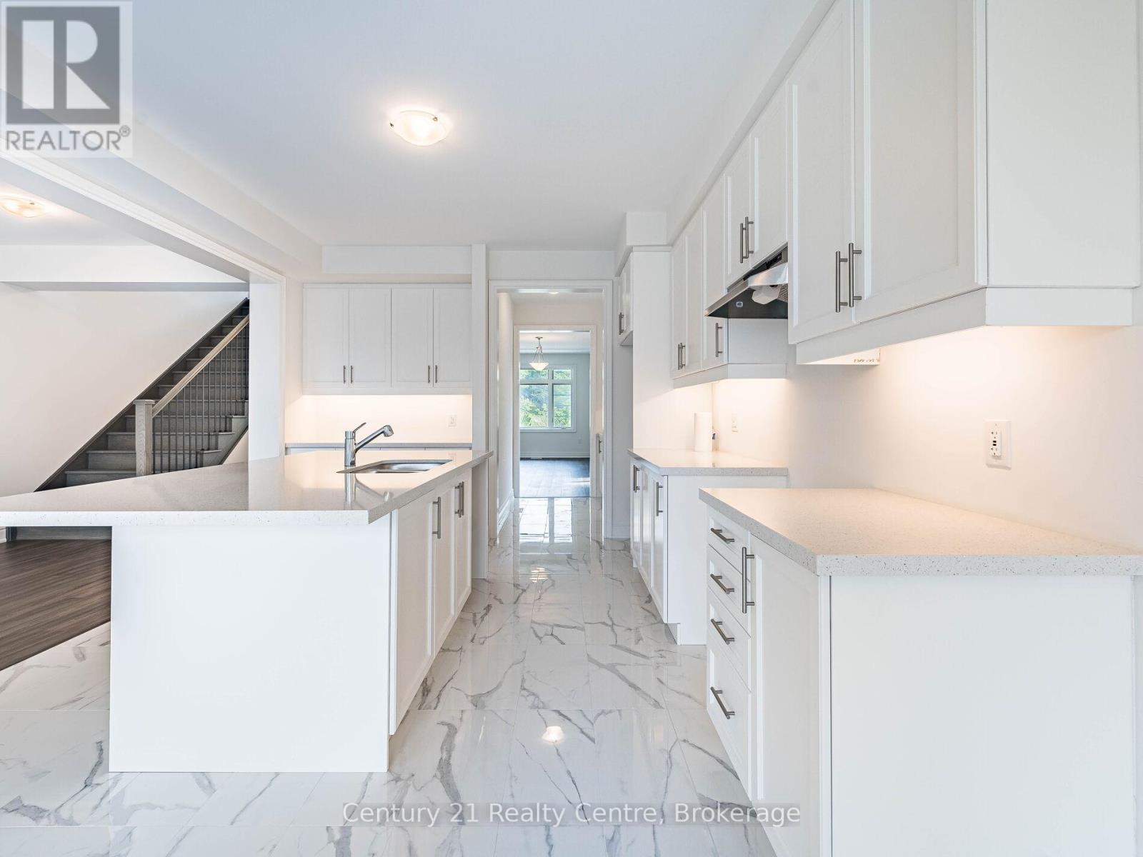 26 Hearn Street, Bradford West Gwillimbury, Ontario  L0G 1B0 - Photo 17 - N12414781