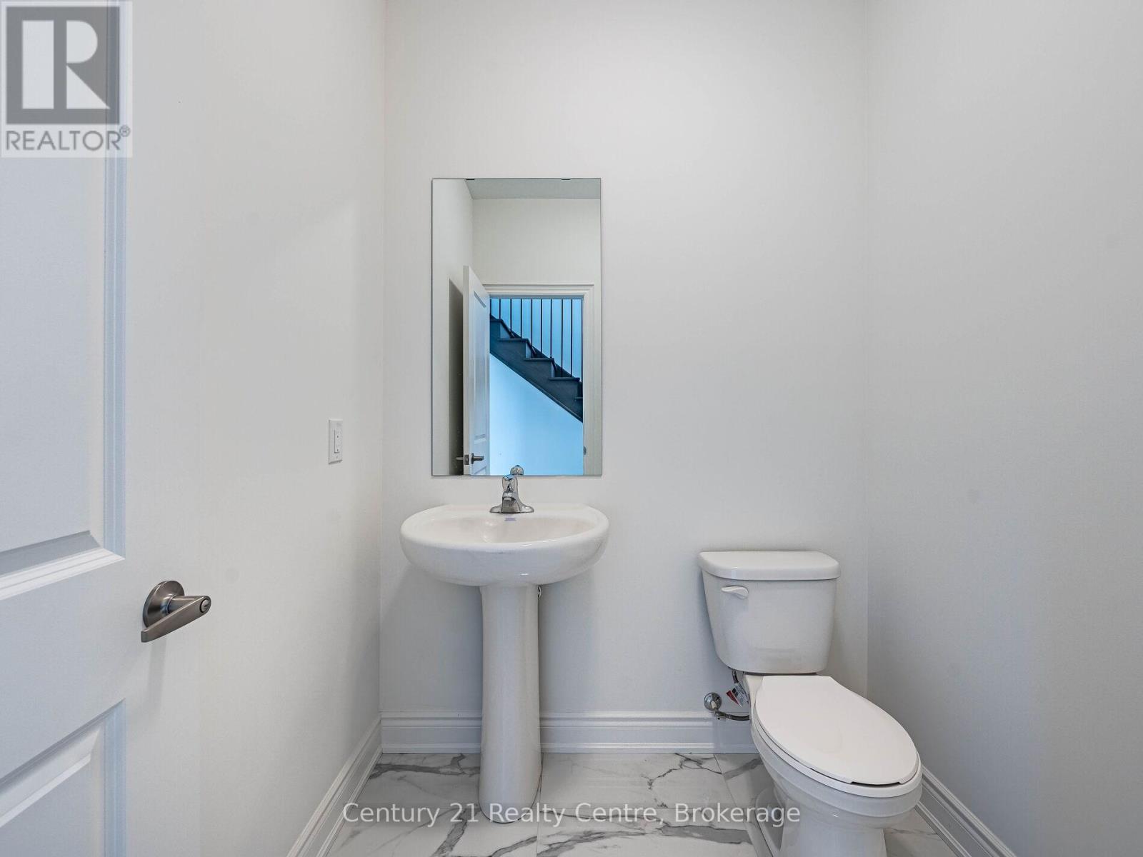 26 Hearn Street, Bradford West Gwillimbury, Ontario  L0G 1B0 - Photo 24 - N12414781