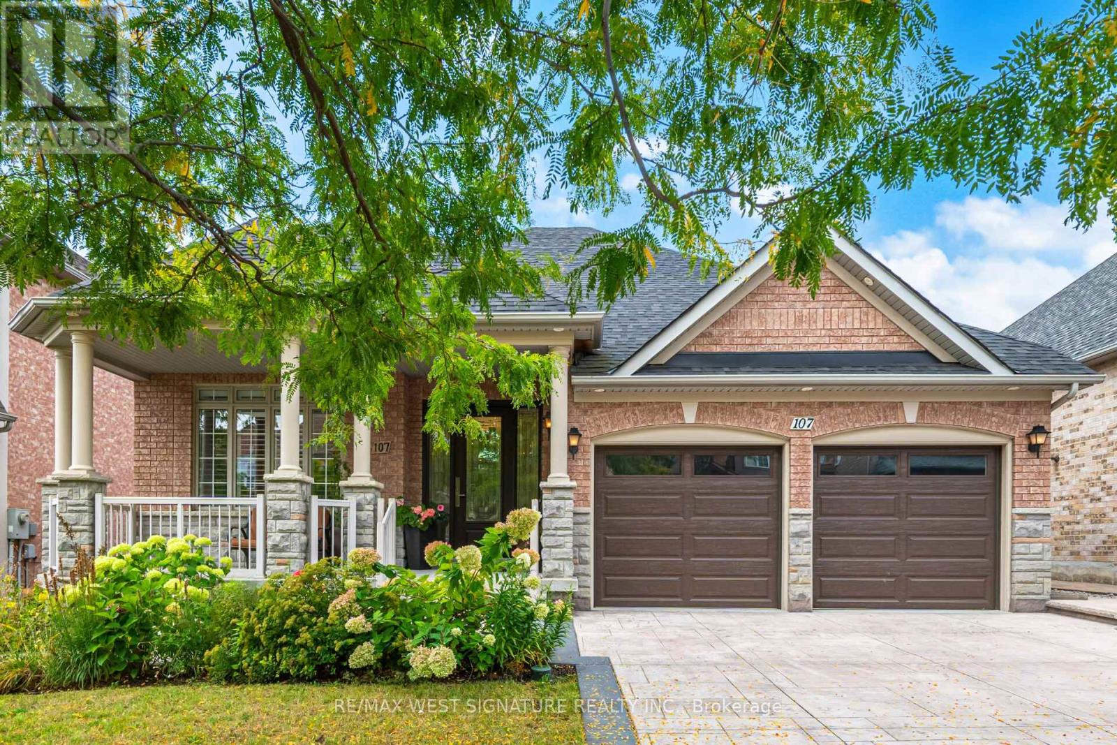 107 CUPOLA CRESCENT, Vaughan, Ontario