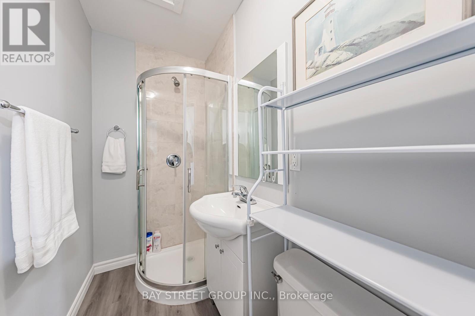 2524 Paula Court, Mississauga, Ontario  L5K 2R5 - Photo 30 - W12414120